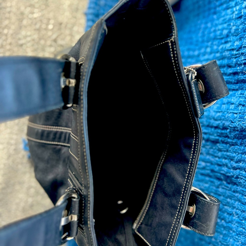 Black coach shoulder bag - used good condition